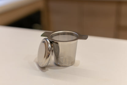 Kit com Caneca Rotina Matinal + Infusor de Chá